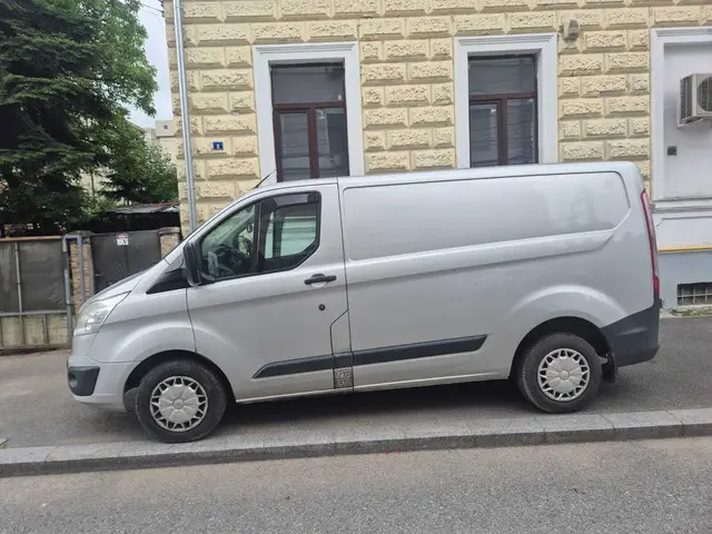 Transport marfa cu duba Ford