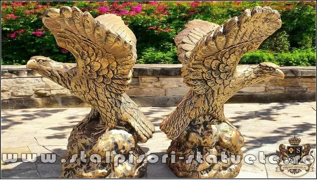 Statueta vultur pe stanca, aramiu, model S35.