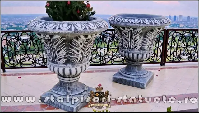 Vaza ornament stejar, gri patinat, model V3.