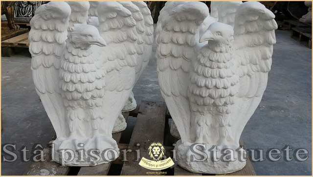 Statueta vultur, acvila, soim, uliu, alb marmorat, model S13. - Imagine 1