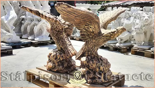 Statueta vultur pe stanca, aramiu, model S35.