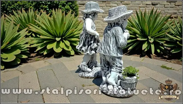 Set doua statuete gradinari, gri, model S90.