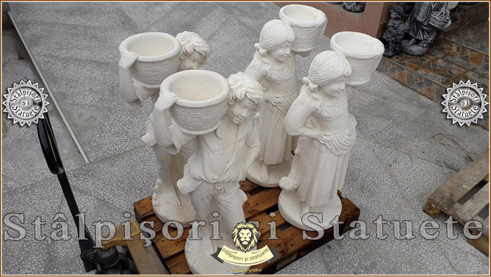 Set statuete copii cu cosulete, alb marmorat, model J3,J4. - 2