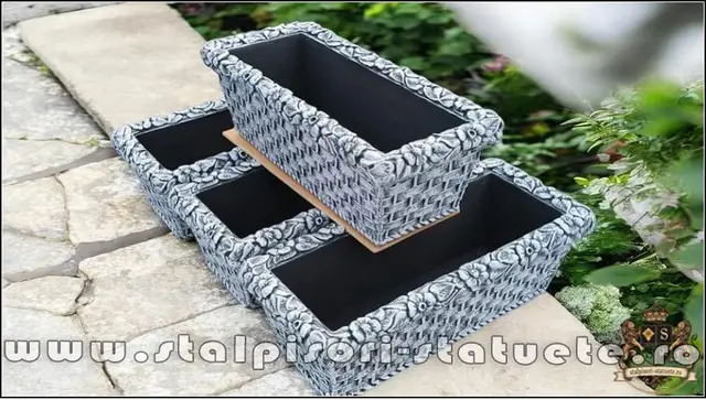 Jardiniera ornament flori, gri patinat, model J14.