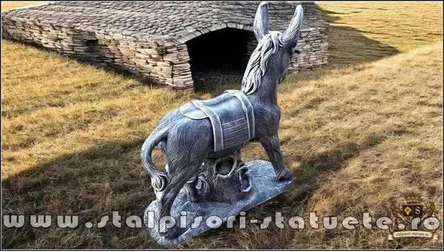 Statueta magarus pe stativ, gri, model S29.