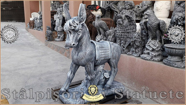 Statueta magarus pe stativ, gri patinat, model S29. - Imagine 1