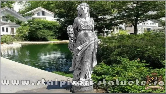 Statueta domnita cu flori, gri patinat, model S50.