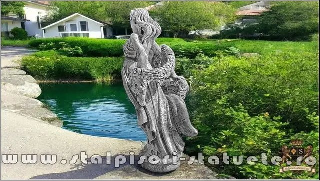 Statueta domnita cu flori, gri patinat, model S50.