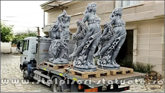 Statueta domnita cu flori, gri patinat, model S50.