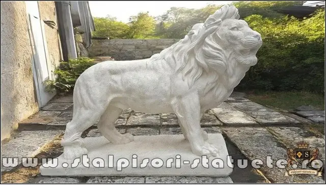 Statueta leu mare in picioare, alb, model S33.