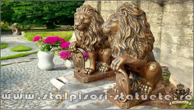 Statuete set lei mici, aramiu patinat, model S2.