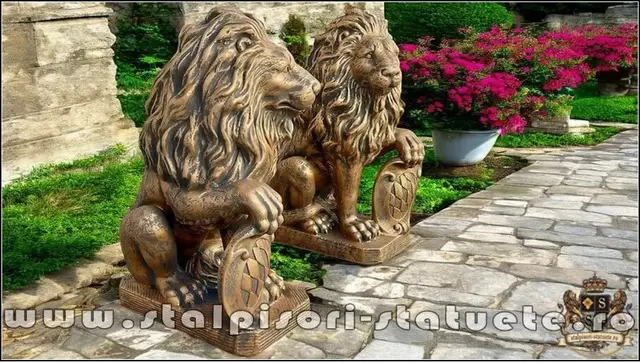 Statuete set lei mici, aramiu patinat, model S2.