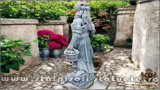 Statueta fata cu cosulete, gri patinat, model S23.