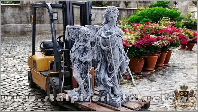 Statueta fata cu cosulete, gri patinat, model S23.