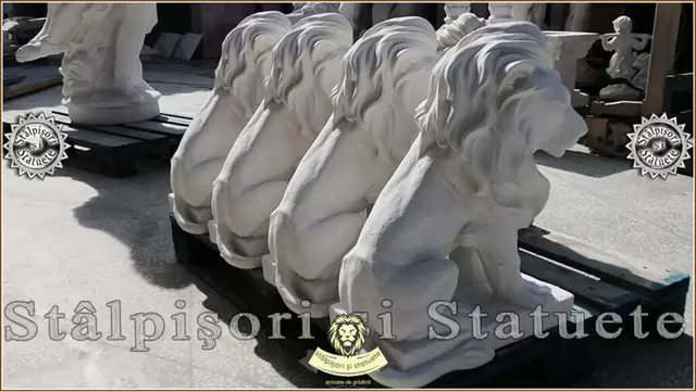 Statueta leu in sezut, alb marmorat, model S46.