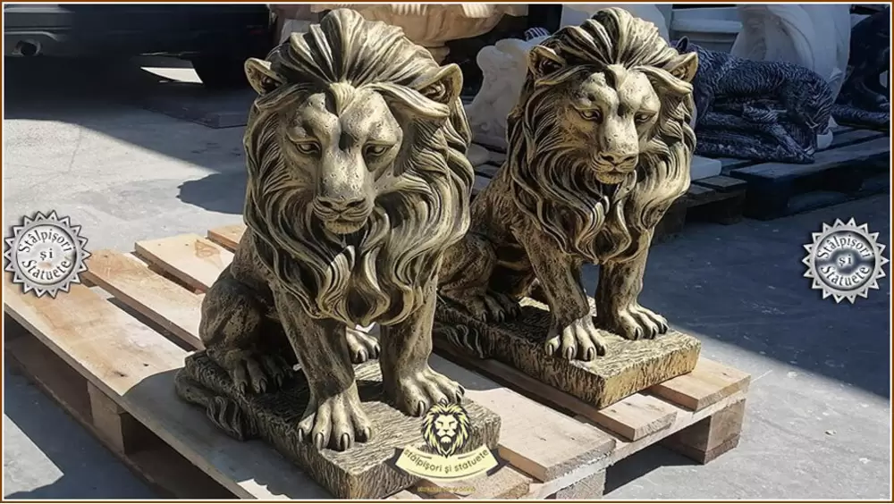 Statueta leu in sezut, auriu patinat, model S46. - 1