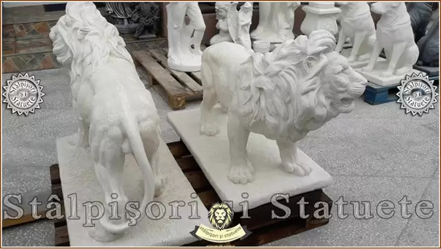 Statueta leu mare in picioare, alb marmorat, model S33.