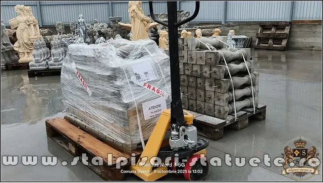 Stalpisori, balustri, popici, mosoare, din beton, model B8.