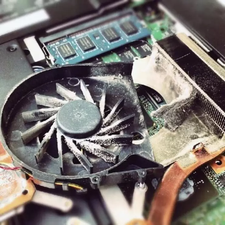 Reparatie Laptop Bucuresti Curatare De Praf - 1