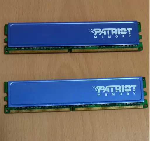 Vand 2 Memorii Patriot 2GB DDR2 CL5 800 MHz