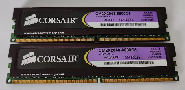 4GB DDR2 Corsair 2x2GB 1066 MHz