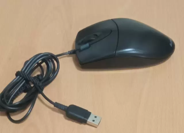 Vand Mouse Optic A4TECH cu fir si mufa USB.