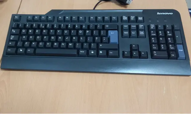 Vand Tastaturi pentru PC.