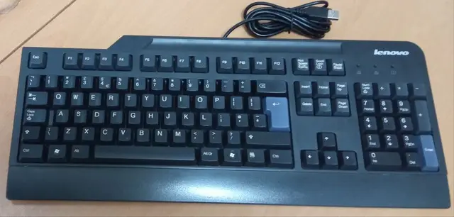 Vand Tastaturi pentru PC.
