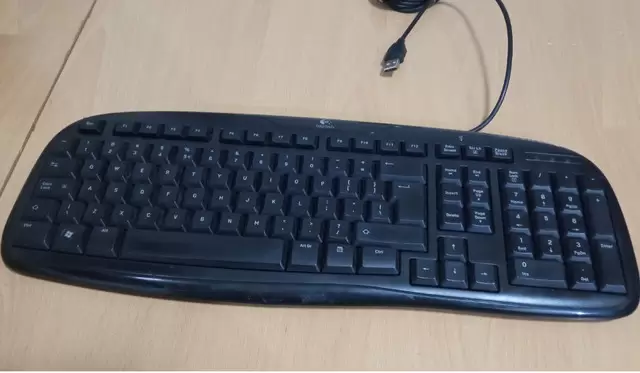 Vand Tastaturi pentru PC.