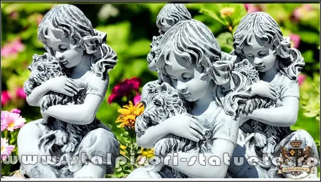 Statueta fetita cu catelus, gri, model S88.