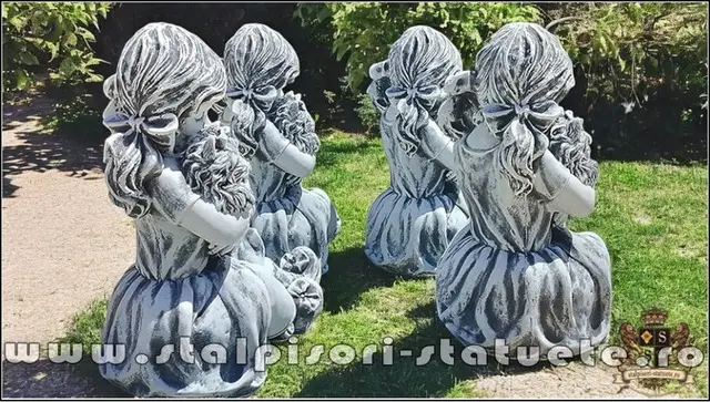 Statueta fetita cu catelus, gri, model S88.