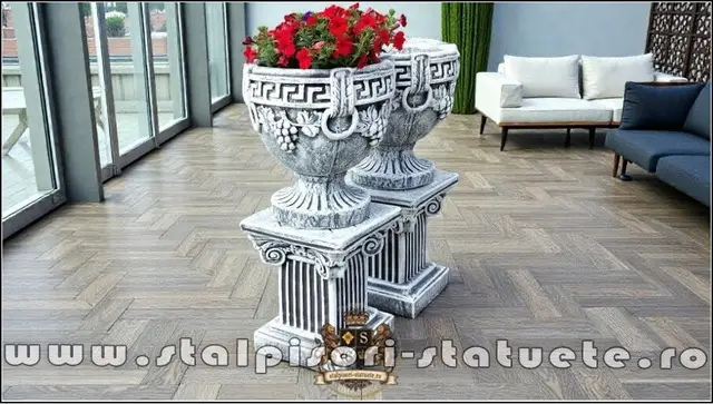 Set socluri cu vaze, gri patinat, model S64-V8.