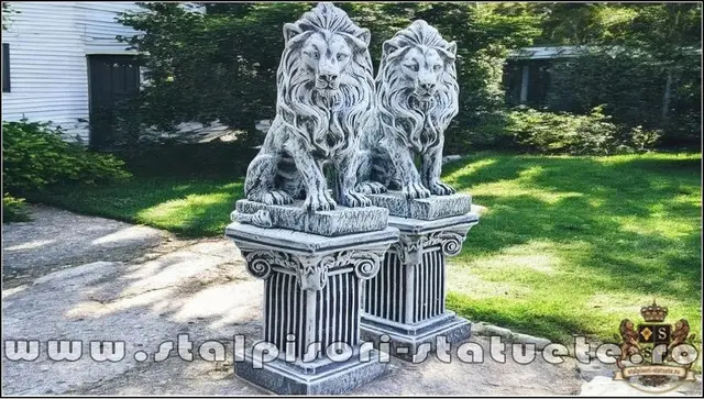 Set statuete leu cu socluri, gri, model S46-S64.