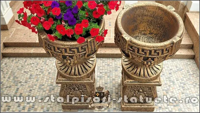 Set socluri cu vaze, aramiu, model S27-V8