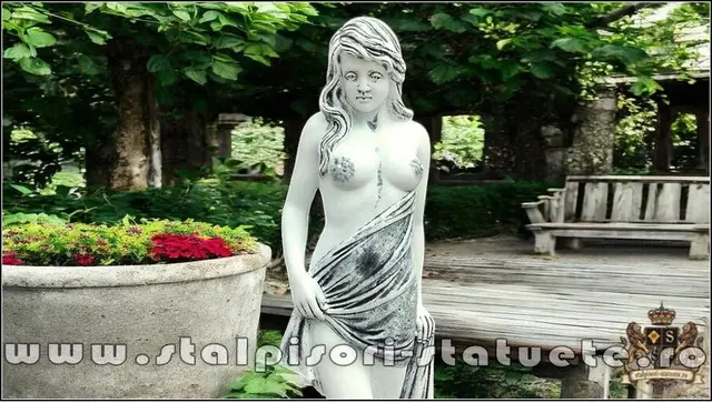 Statueta domnita ornament, gri, model S30.