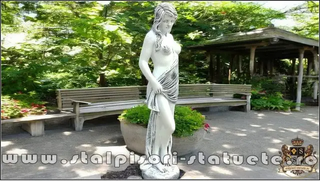 Statueta domnita ornament, gri, model S30.