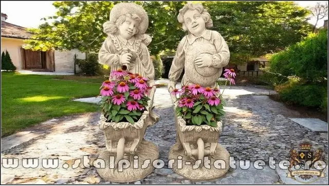 Set gradinari cu roabe, maro, model J6, J7.