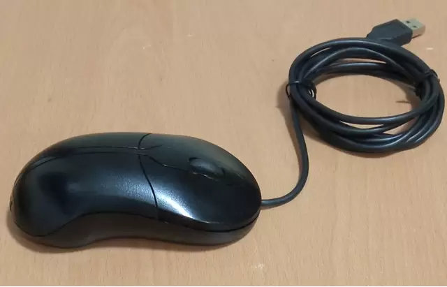 Vand Mouse-uri cu fir si mufa usb ,pentru PC.