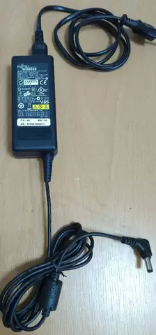 Vand Alimentator FUJITSU pentru Laptop 20V 3,25A.