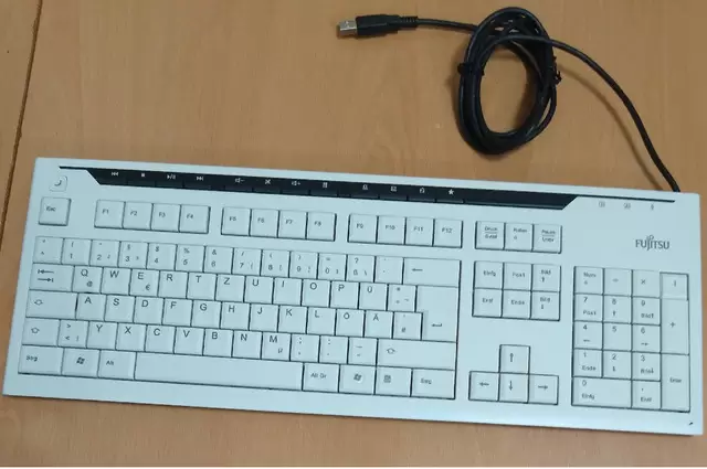 Vand Tastatura Fujitsu Siemens,noua