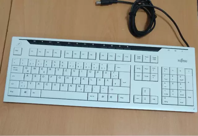 Vand Tastatura Fujitsu Siemens,noua