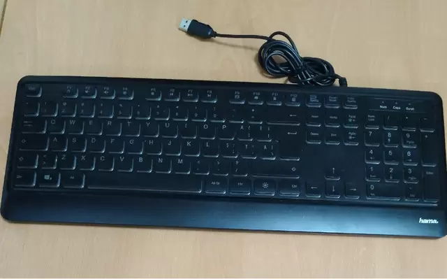 Vand Tastatura Hama KC550 cu fir si mufa usb,Noua