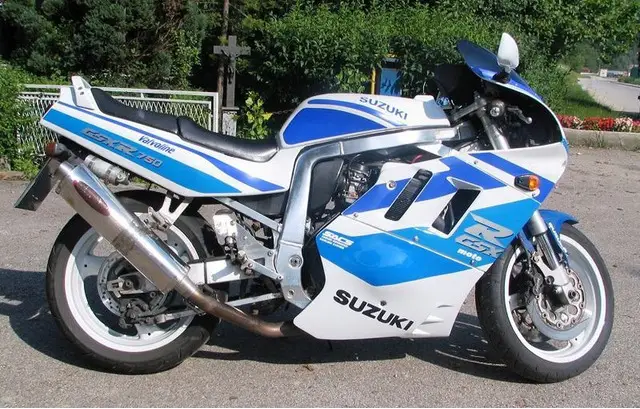 PIESE suzuki gsxr 750 / ulei / lichid