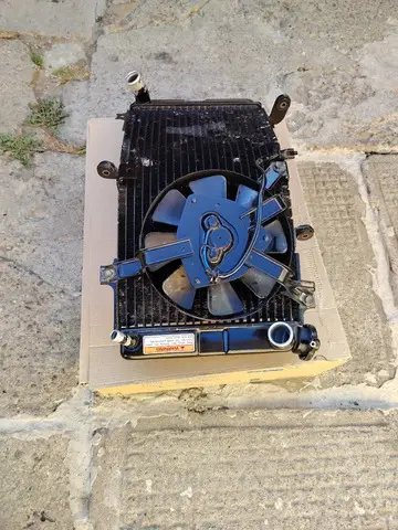 RADIATOR suzuki gsxr 600 / 750 SRAD