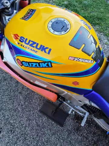 REZERVOR suzuki gsxr 600 / 750 SRAD !