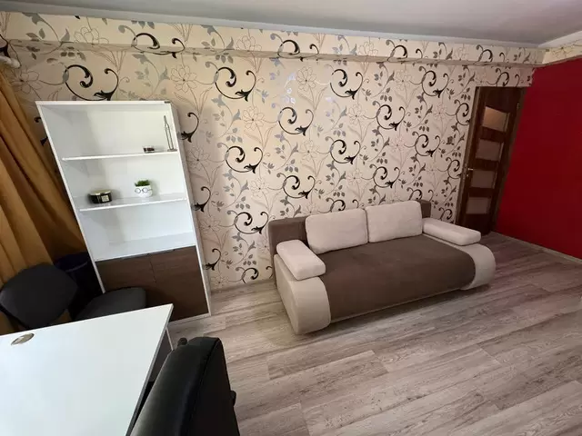 Apartament de inchiriat - 3 camere, zona Pacurari