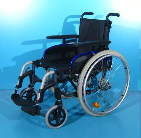 Scaun cu rotile din aluminiu Invacare sezut 43 cm