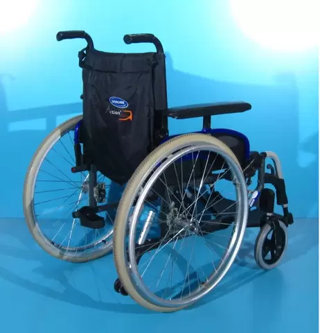 Scaun cu rotile din aluminiu Invacare sezut 43 cm