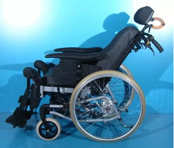 Scaun cu rotile Invacare   latime sezut 43 cm