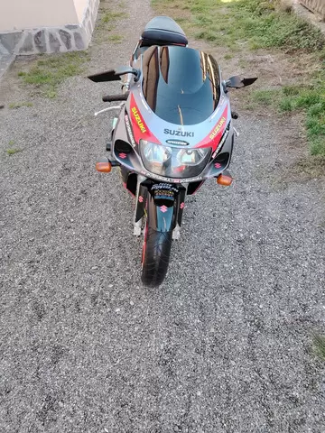 SUZUKI GSXR 600 SRAD ! variante MOTO / AUTO